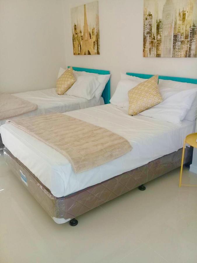 The Guest House Laoag Esterno foto